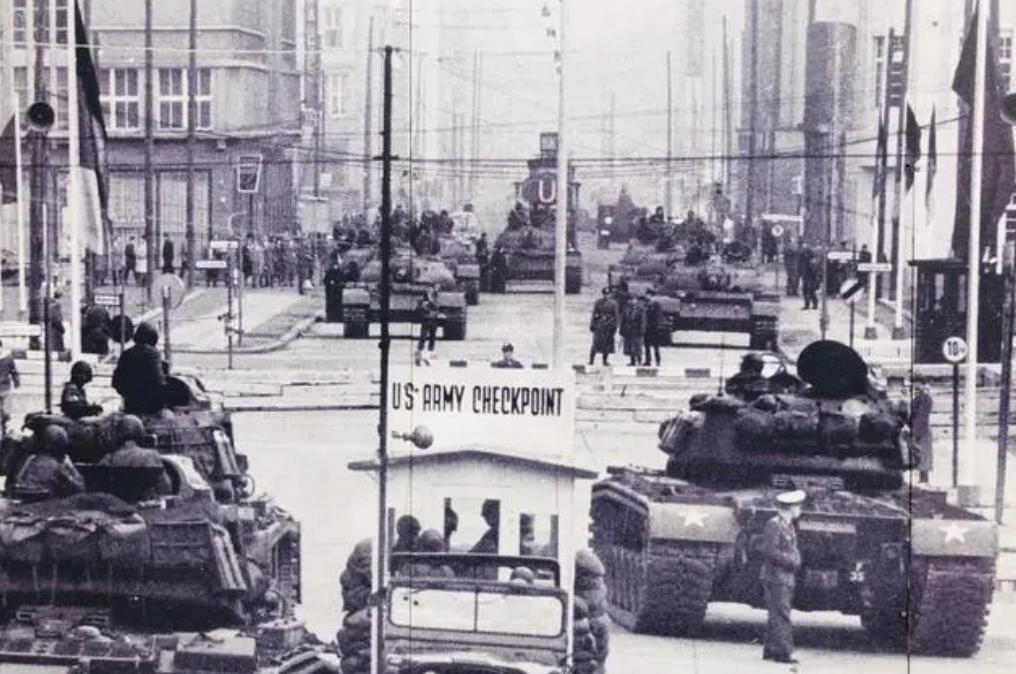 冷战时期的柏林之墙,冷战时期西柏林城市的发展