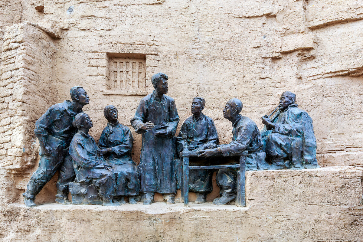 战略家戴旭说：对谁打第一枪的问题，现在已不重要了，有利才能打