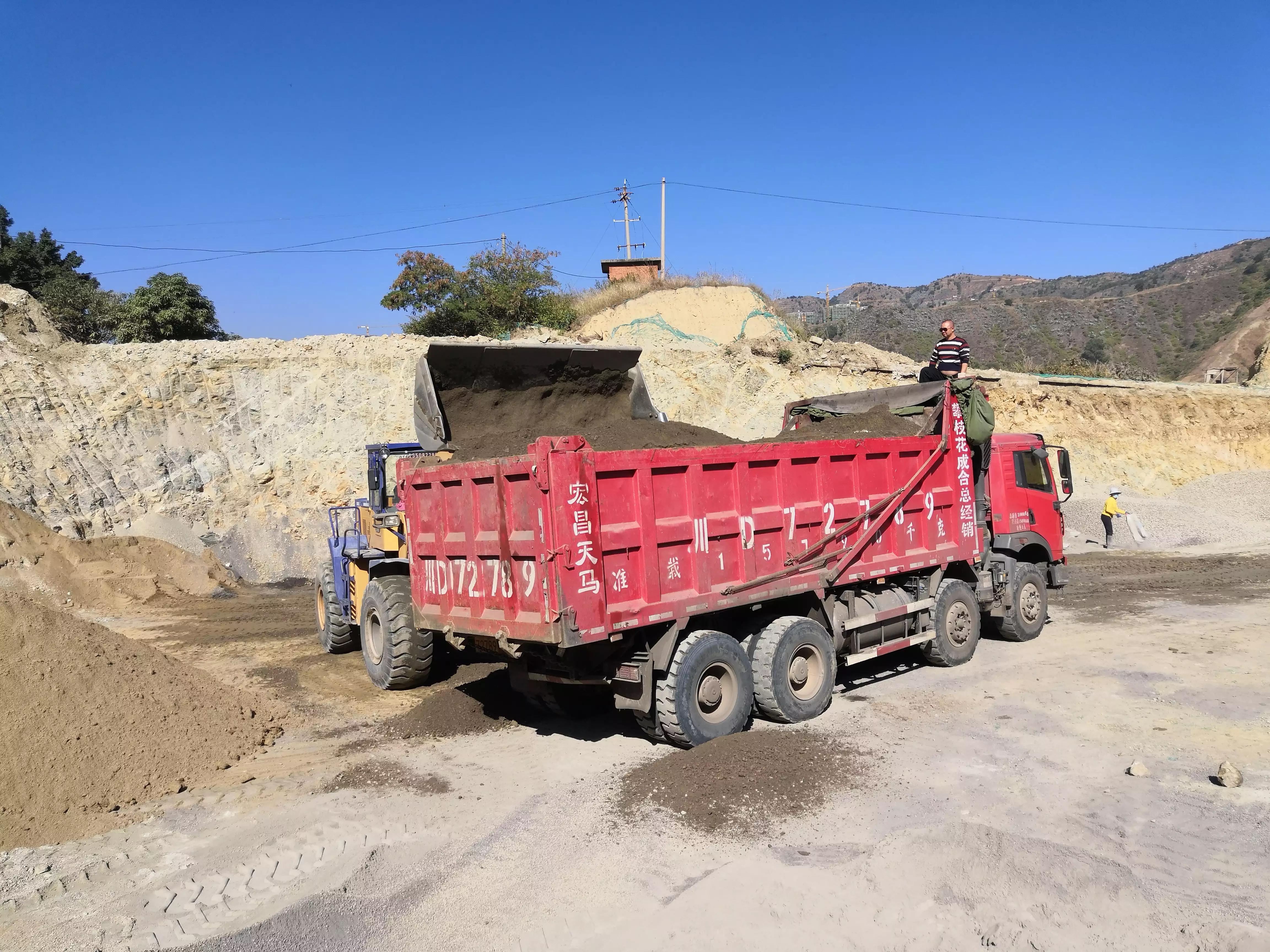 渣土车司机心酸抖音,渣土车司机的心酸视频