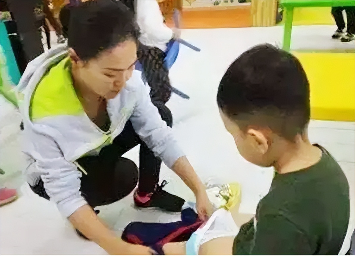 三岁多的宝宝纸尿裤还没戒怎么办,孩子戒掉纸尿裤不肯尿