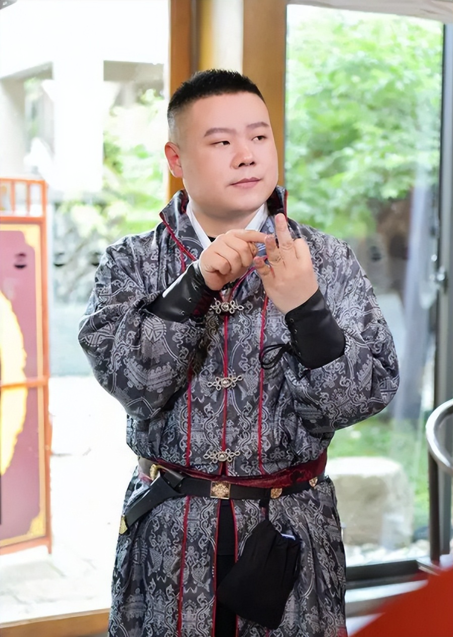 岳云鹏妻子郑敏,岳云鹏的妻子郑敏做什么的