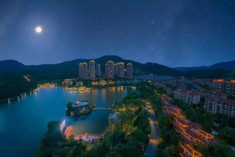 聚龙小镇：离城不离尘的心灵