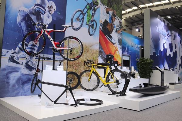 我国首套万吨级大丝束碳纤维投产,中国首条大丝束碳纤维