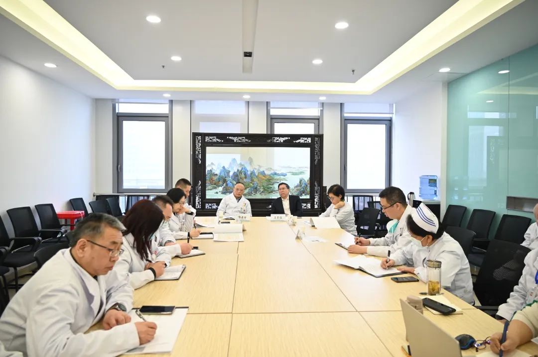 北大医院感染疾病科主任王贵强来院指导肝病中心学科建设工作