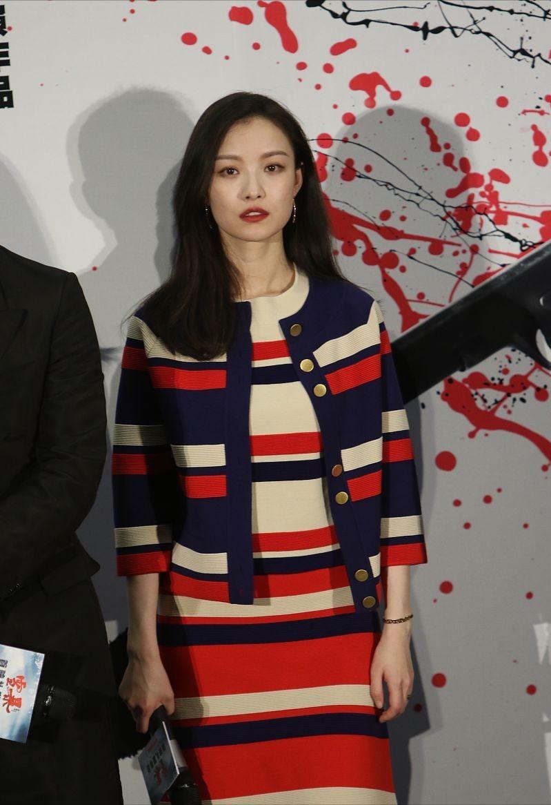 杨幂倪妮秋冬街拍时髦look,杨幂倪妮新中式穿搭