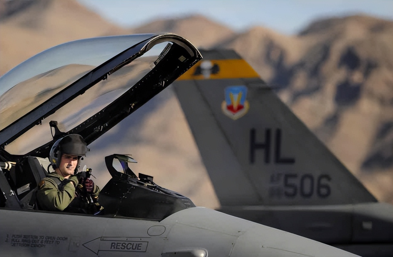 最新美国坠机事件,美国近期坠机事件