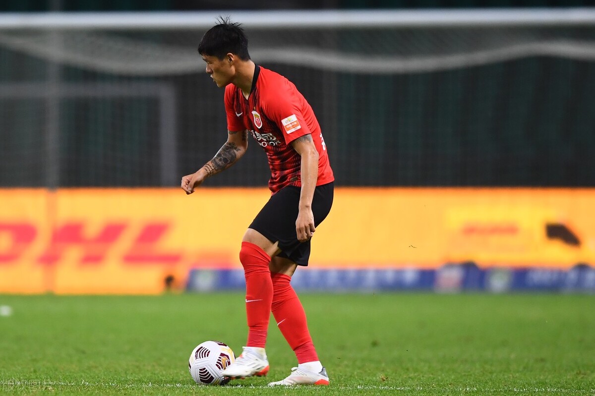 江苏苏宁球员,江苏苏宁这支球队还在踢吗