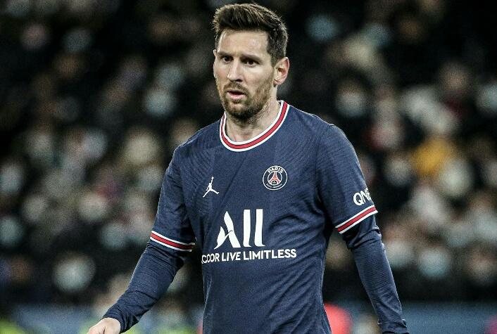 梅西世界杯淘汰赛数据与c罗对比,c罗对战梅西的世界杯比赛回放