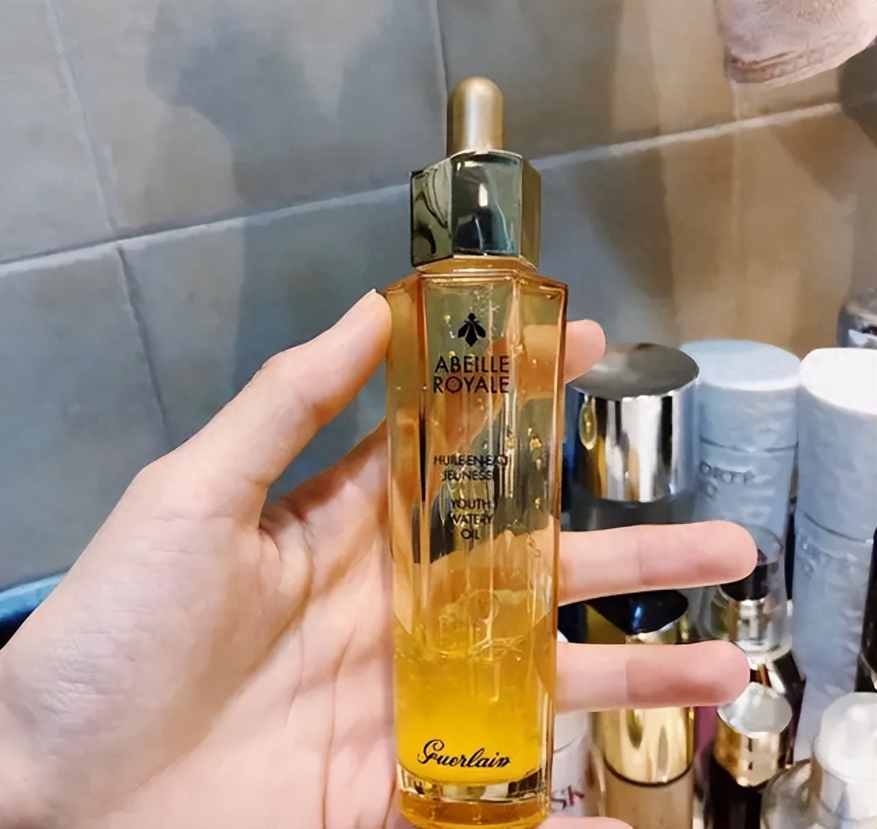 推荐一款美白淡斑的精华液,美白淡斑抗皱精华液排行榜