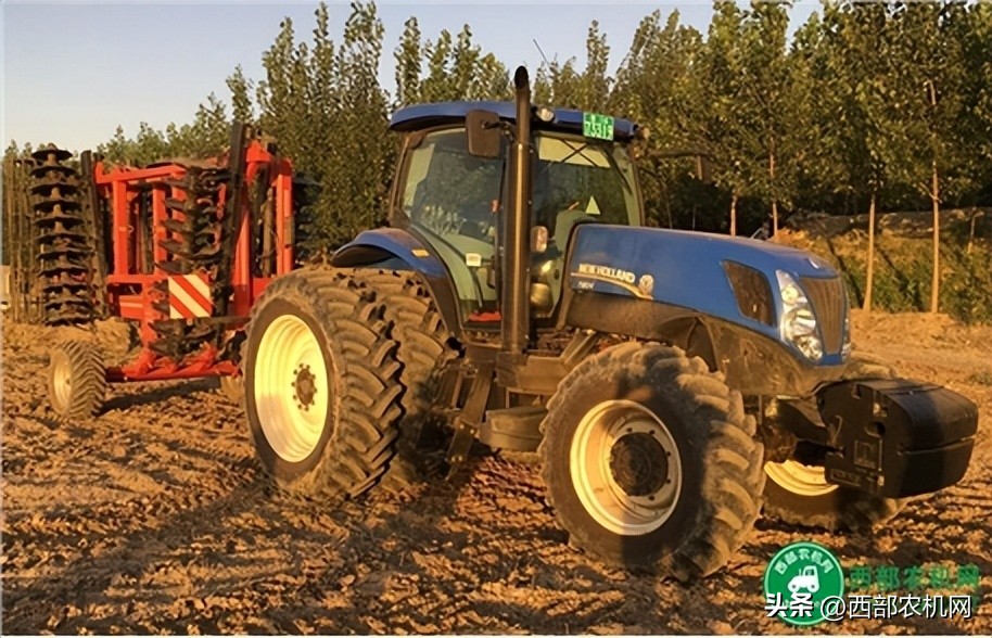 纽荷兰t4拖拉机图片,最新款纽荷兰拖拉机2004