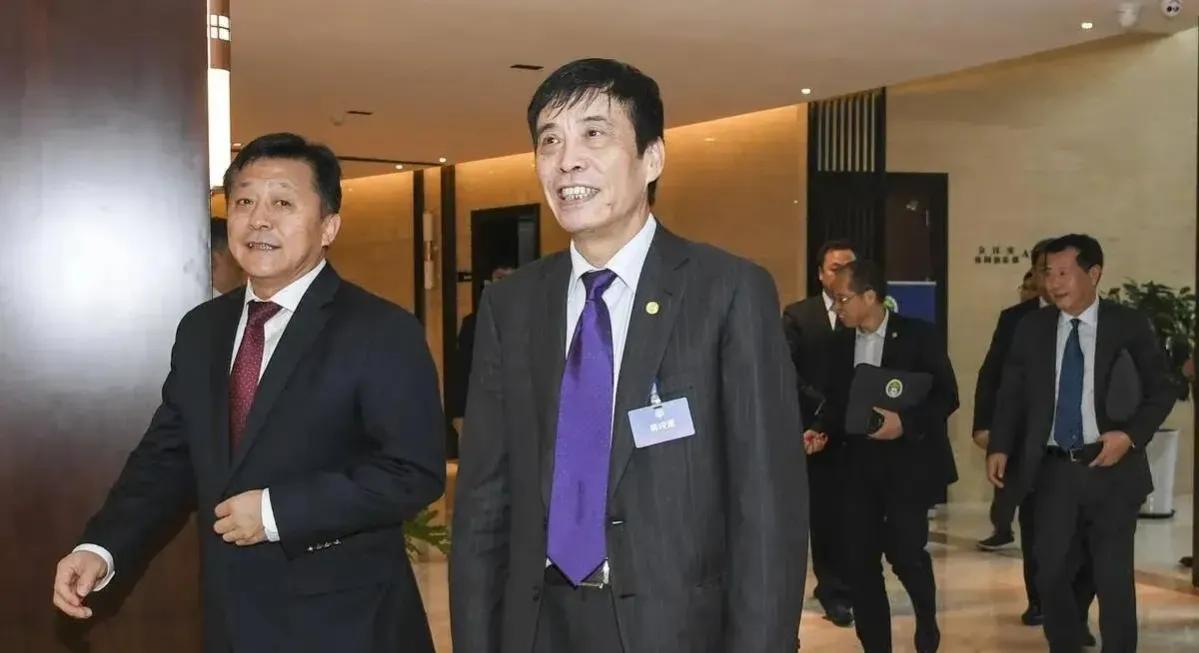 亚足联代表大会剥掉中国足球最后一条*裤底**