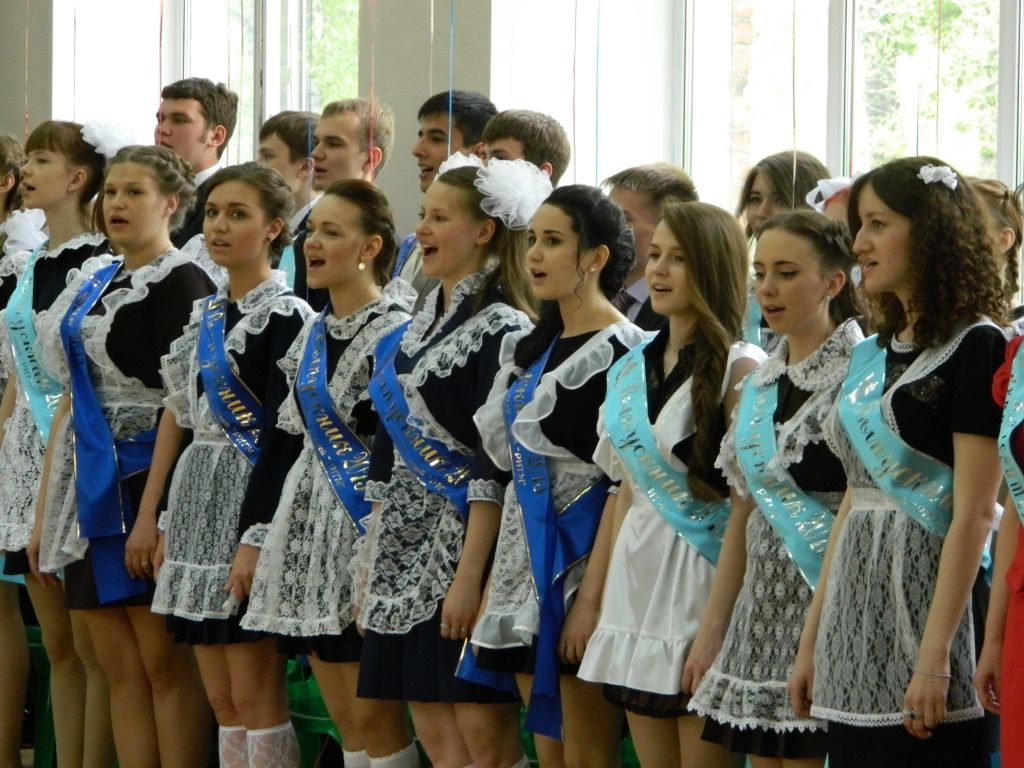 中国校服日本校服俄罗斯校服pk,各国奇葩学生校服