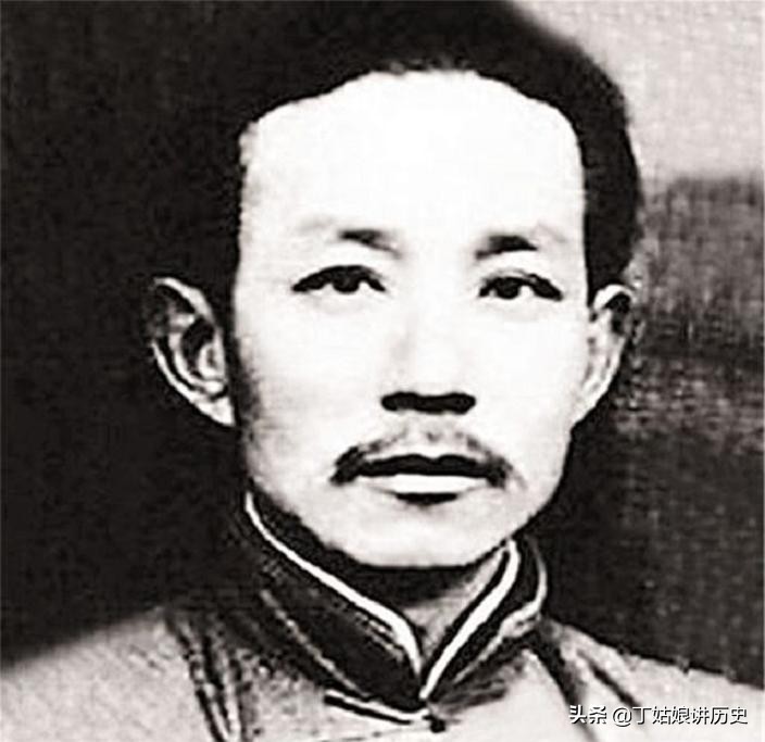 团长带着队伍来到鬼子炮兵营,团长带突击队偷袭日本鬼子