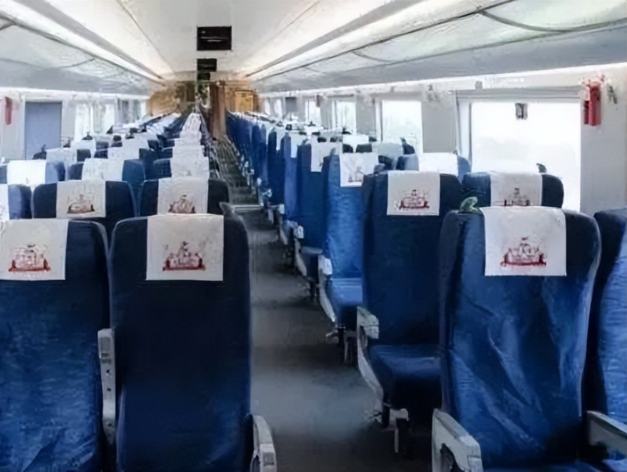 高铁商务舱座位分布图,高铁商务舱是一等座么