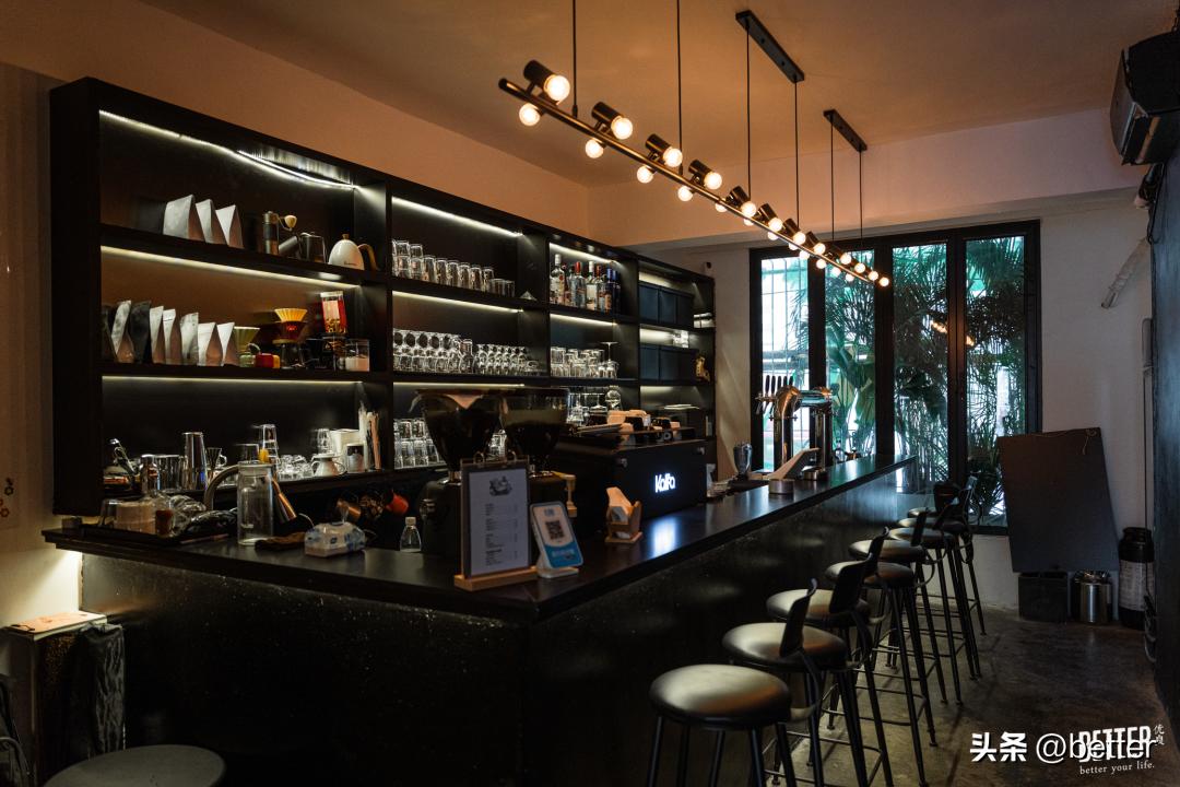 这家鼓手开的咸鱼咖啡，用音乐和咖啡「摆烂」