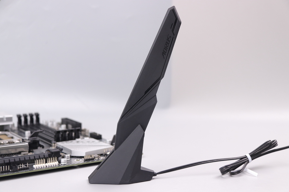 技嘉小雕b760m适合多大的机箱,技嘉小雕b760m黑科技测试