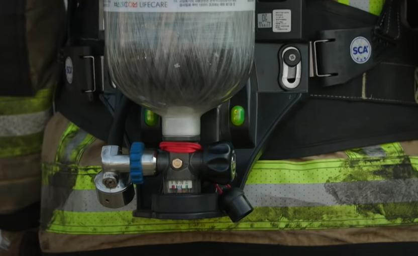 耗资7亿“复活”女儿后，她让患癌去世的母亲重生，惹哭网友：太心酸了