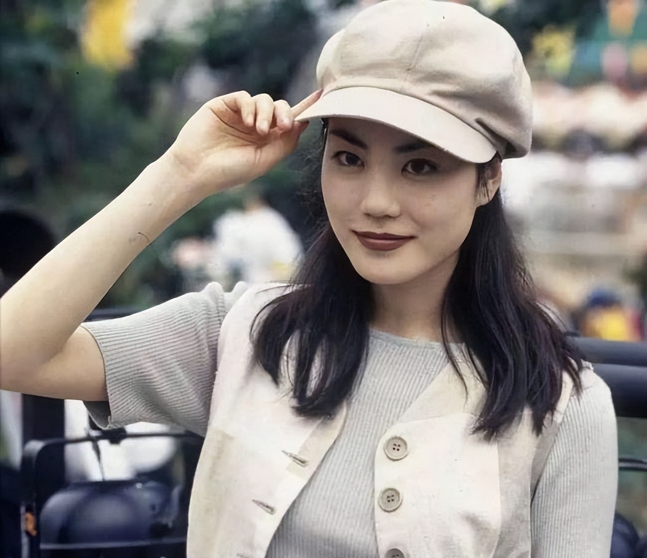 王菲和谢霆锋张柏芝的情史,李亚鹏与王菲现在的情史