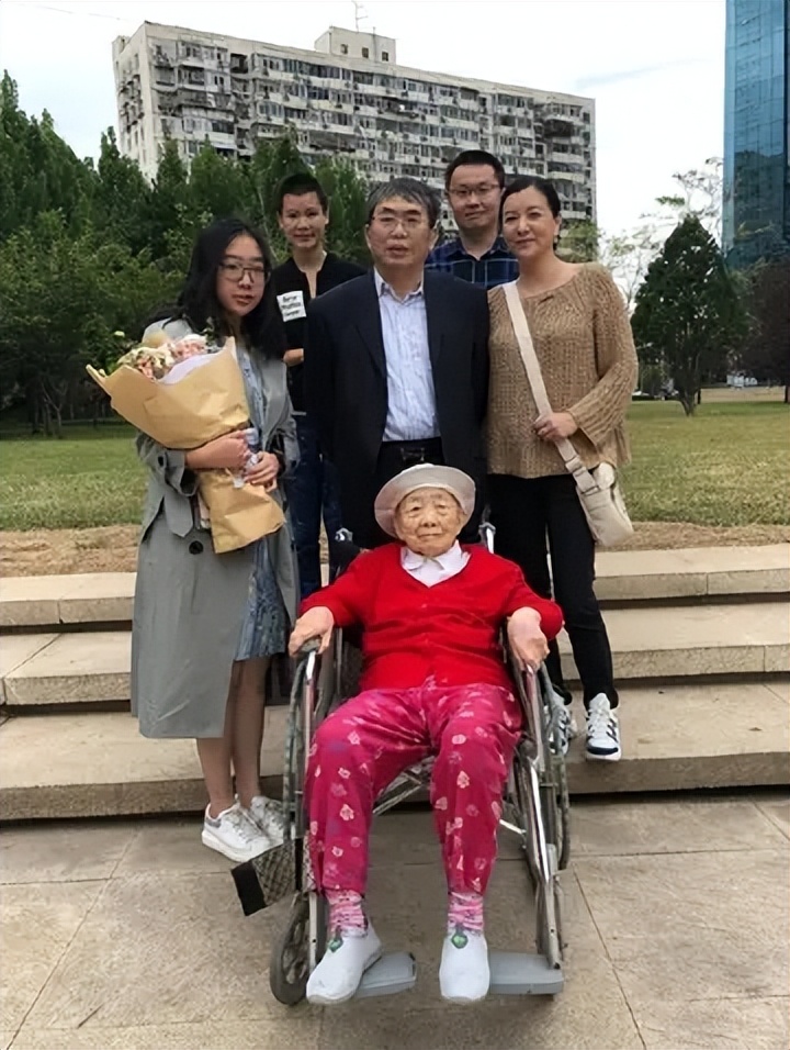 棋圣聂卫平现任妻子生孩子了吗,棋圣聂卫平近况