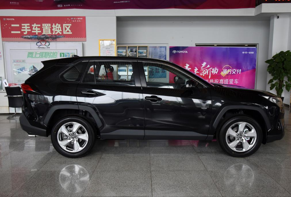 新款丰田RAV4荣放性价比怎么样？来听听真实车主怎么评价