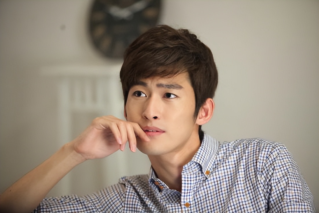 霸道总裁和女主的狗血剧情,霸道总裁与灰姑娘的恩怨情仇剧