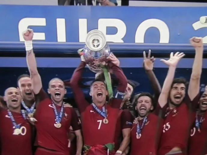 人生就像一场竞技运动,人生就像是一场足球