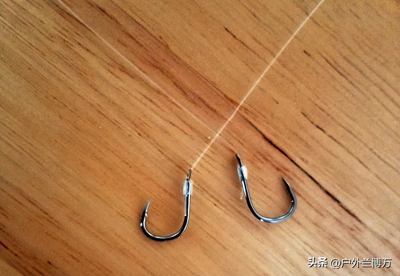 大爷手绑铁丝揭秘视频,老大爷绑鱼线
