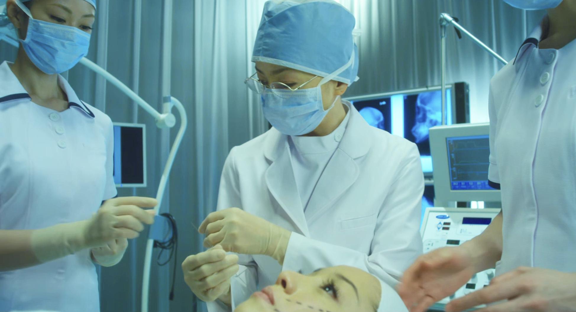 “国民初恋”一脱再脱,日本人的畸形审美,被这片展现得淋漓尽致