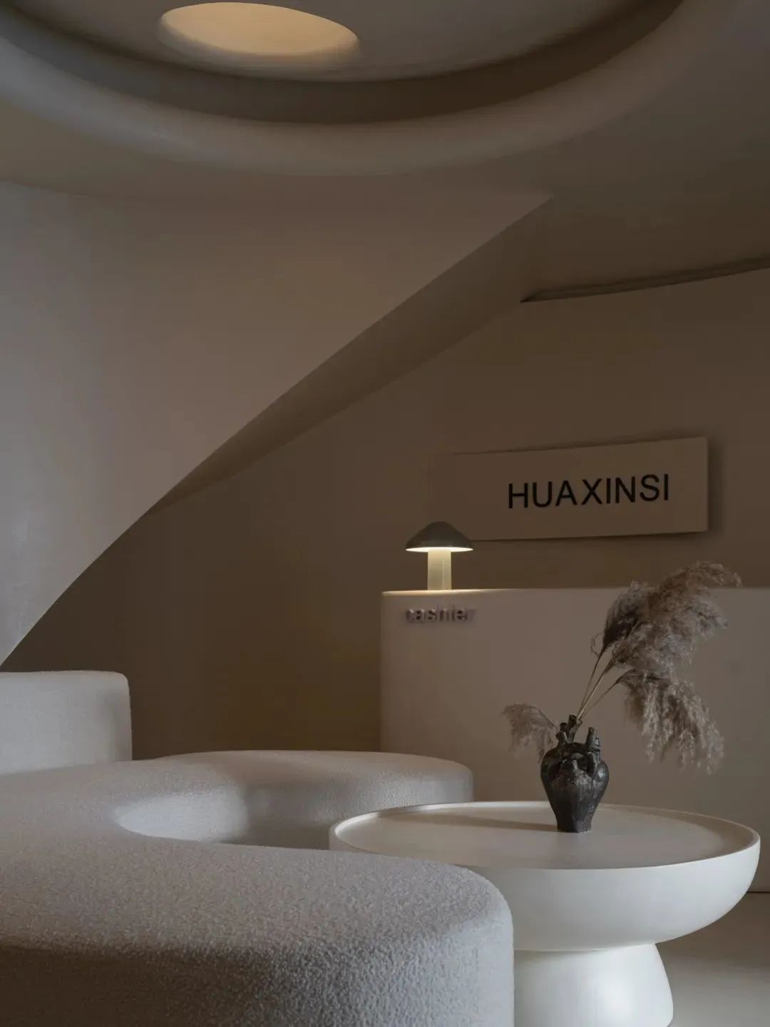 法式奶油风格美容院装修效果图,法式奶油风装修美容院