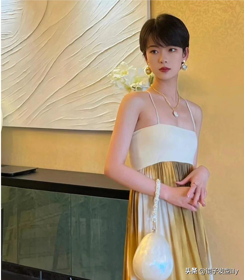 女士中短卷发发型图片大全,脸大脖子短中年女士适合什么发型