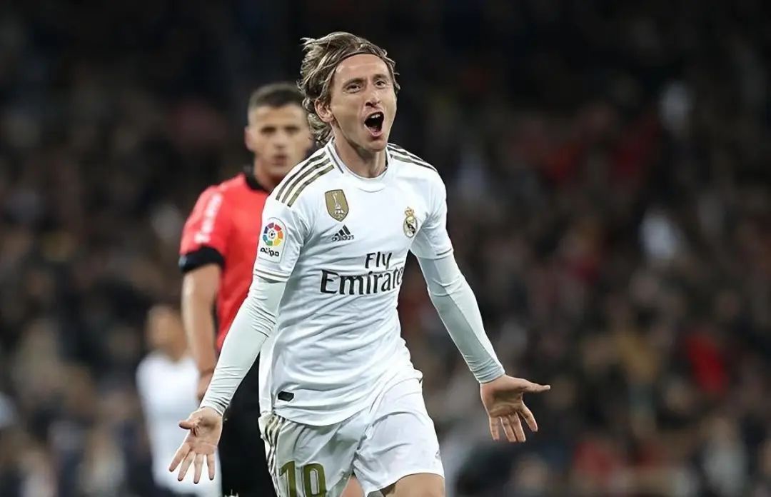 莫德里奇放羊娃视频真的吗,莫德里奇从战火中走来足球记忆