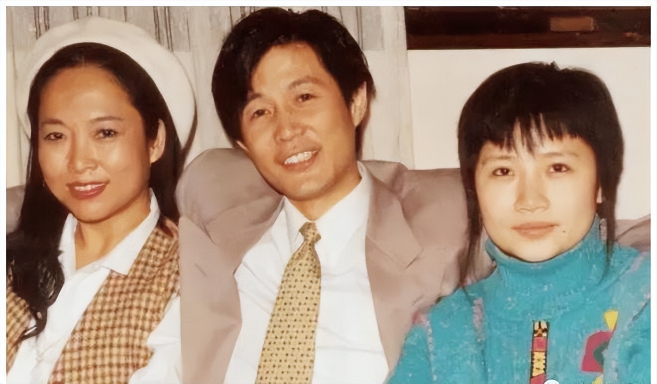 歌手李娜为何在巅峰时期出家,歌手李娜出家现状