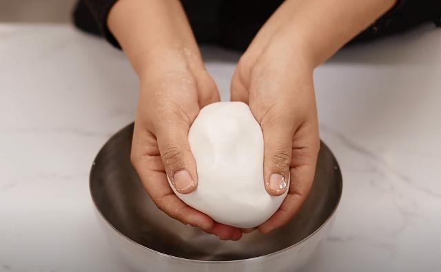 糯米粉别包汤圆了，教你新做法，软糯香甜粽香浓郁，凉热都好吃