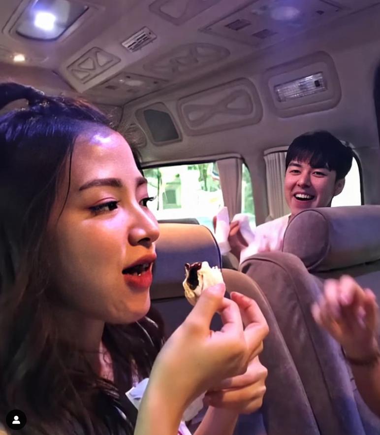 偶像剧照进现实！泰国顶流女星被男演员公开告白，5年友情变爱情