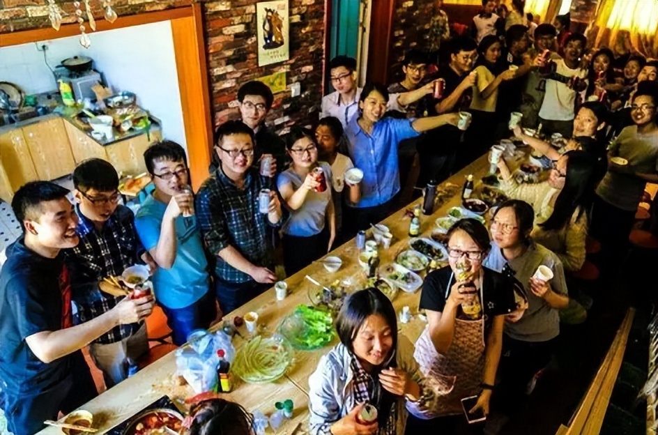 社交圈的隐藏力量，宅文化是如何影响日本的经济和文化产业的？