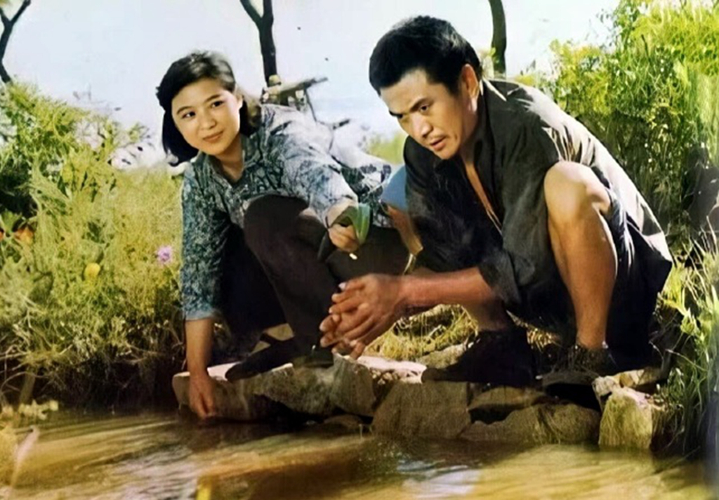 王馥荔主演的咱们的牛百岁片段,梁庆刚和王馥荔做客中央电视台