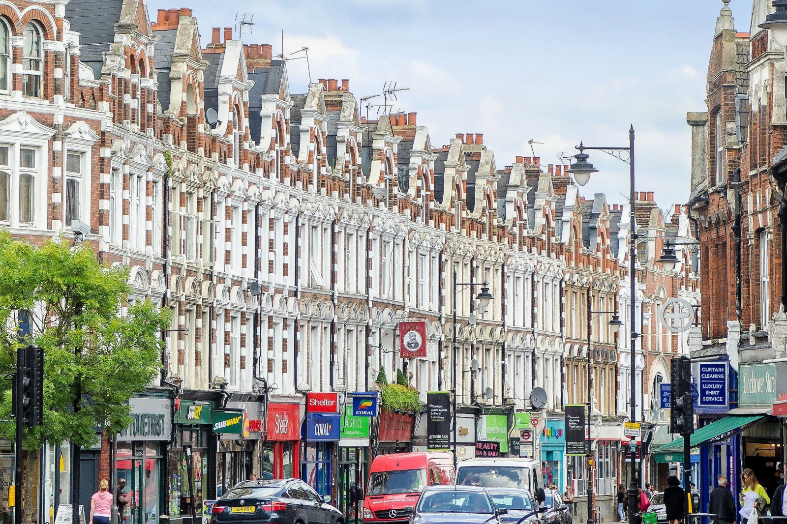 英国人逃离伦敦想要节约成本，没想到越省越贵？！这......