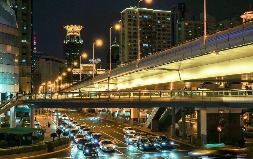 郑永年警示：中国千万别跟着美国搞这套东西，否则就会掉陷阱里