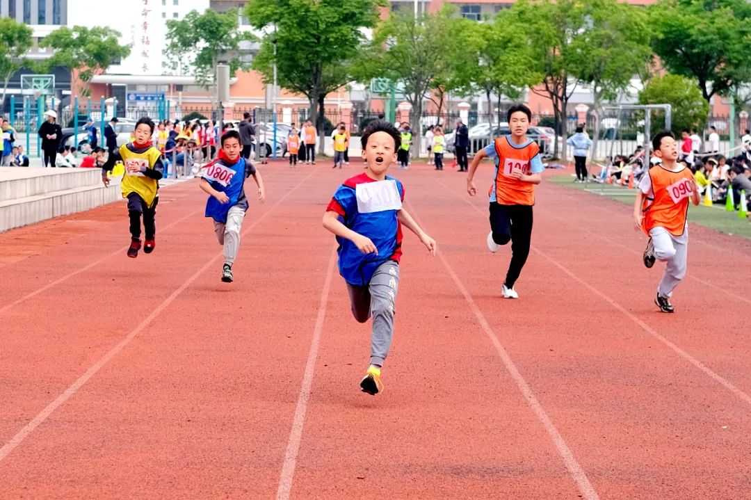 泰州中小学足球联赛,泰州智堡实验学校校运会接力赛