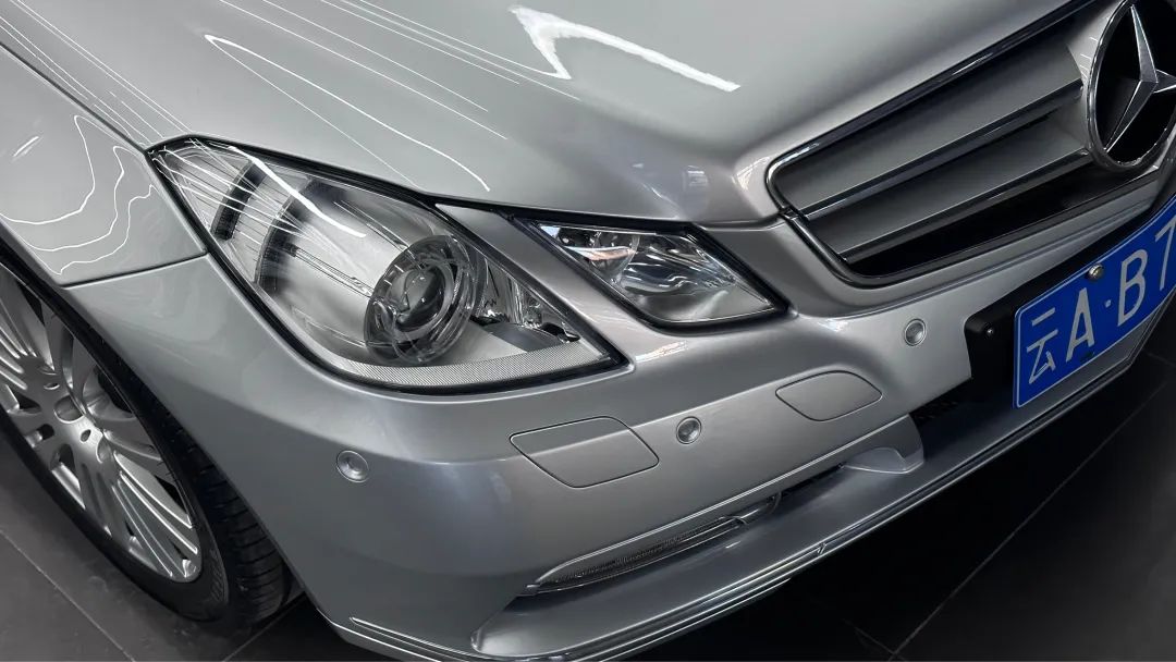 搞了辆“破烂不堪”的老款轿跑，进厂重造大翻新，满血复活变新车