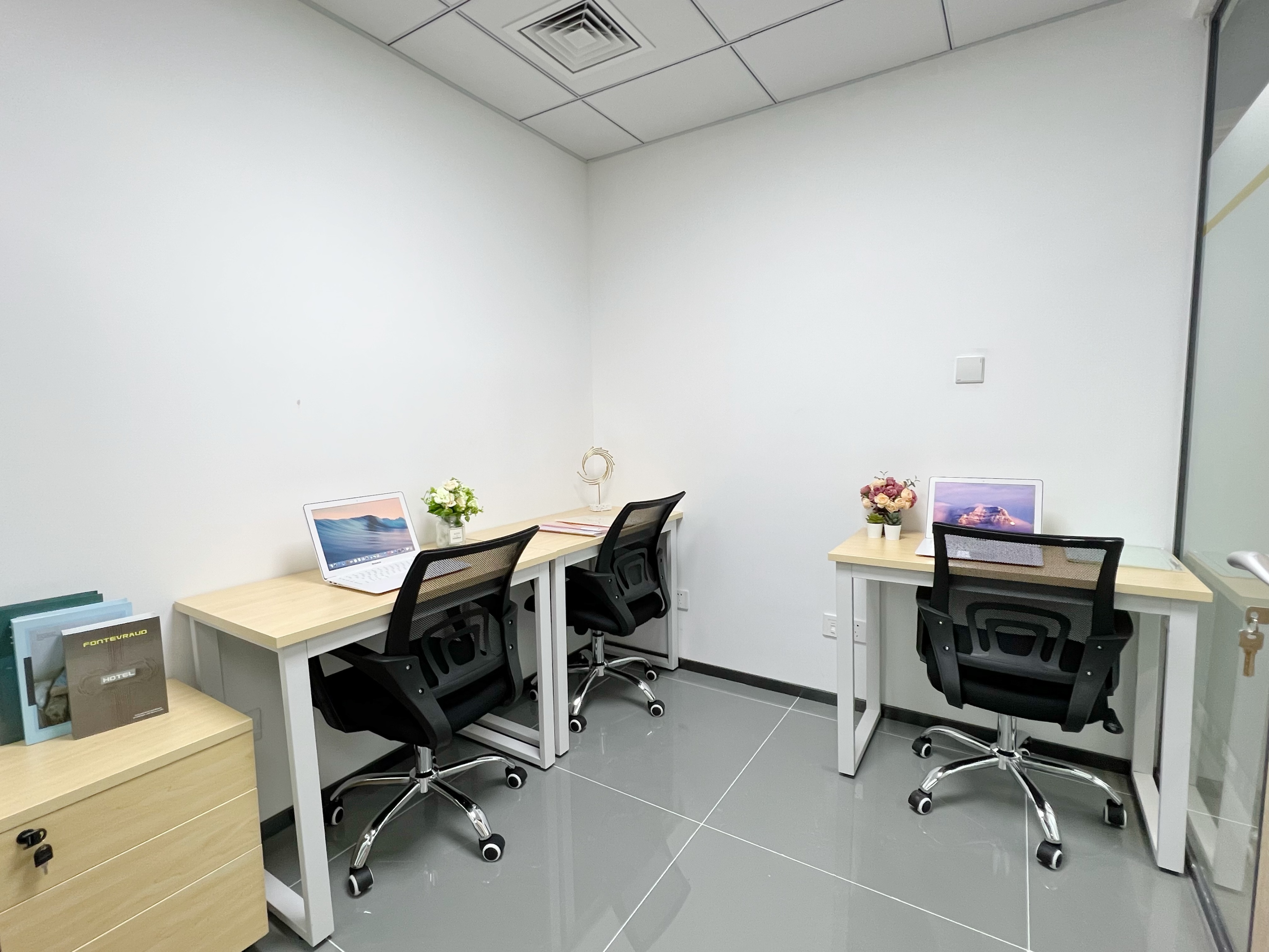 广州办公室直租,广州租小型办公室一价全包