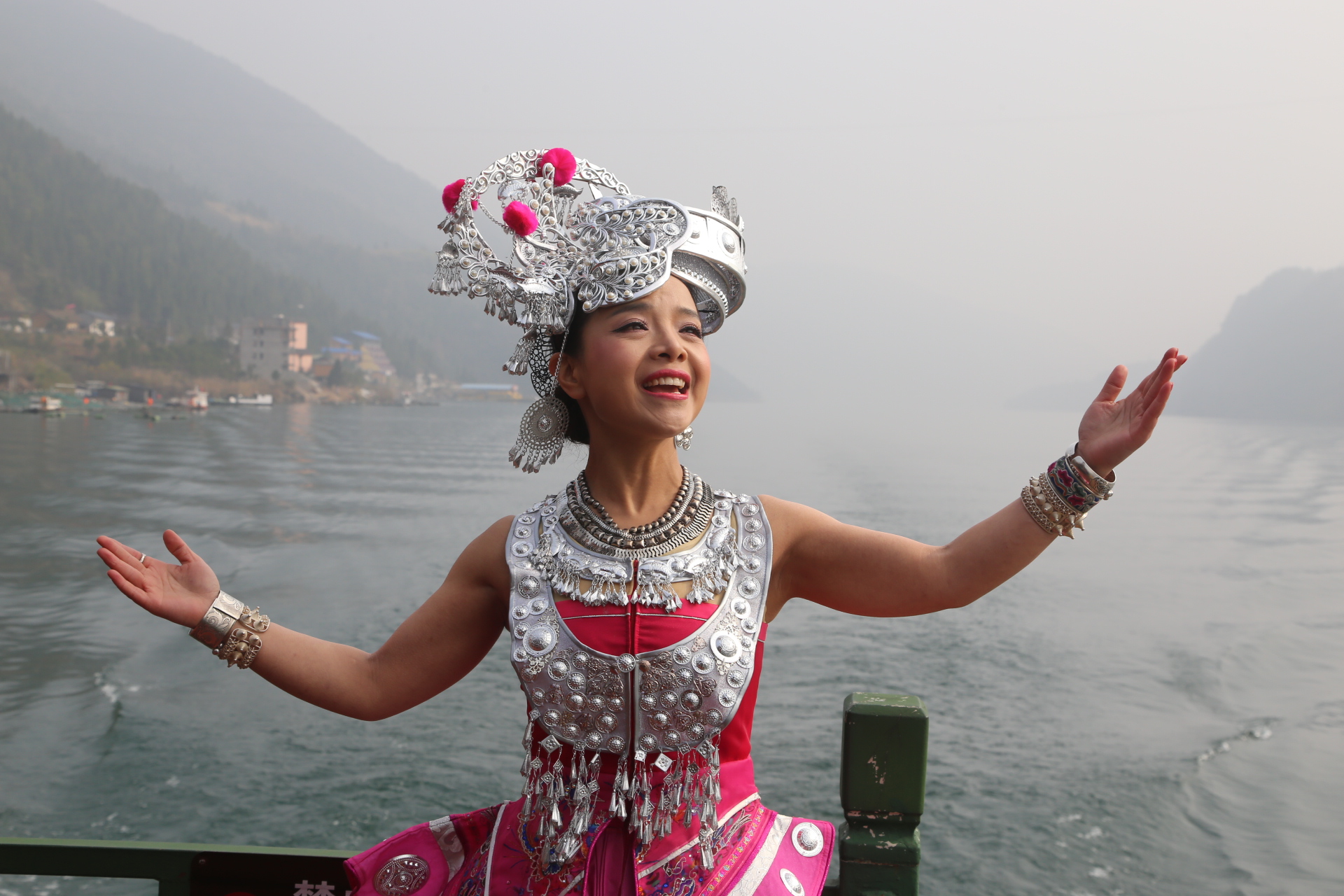 陈涓美声歌曲视频,反串歌手陈涓男女声随意切换