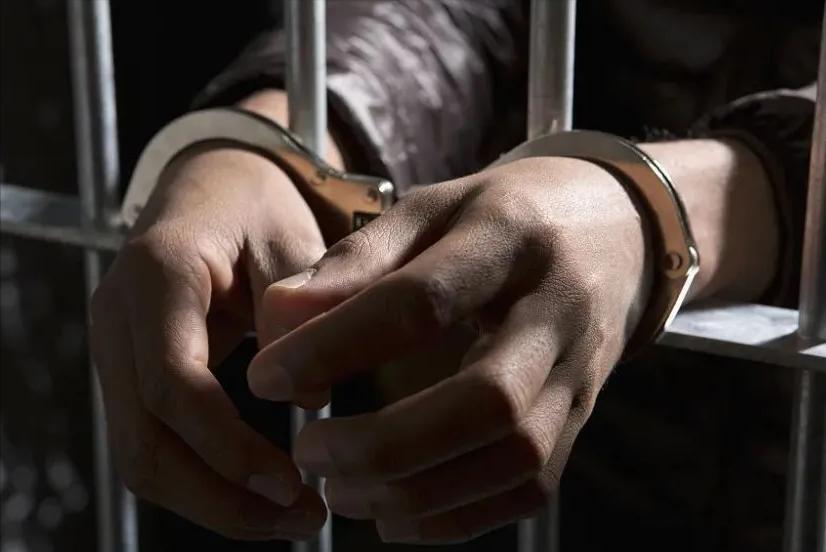 12岁残疾女孩遭3人轮奸,报警后却不予立案,嫌疑人被无罪释放