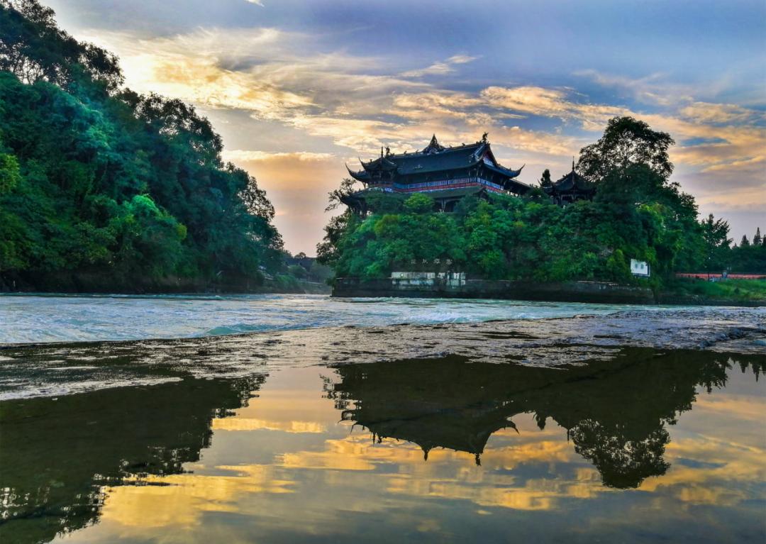 都江堰为什么值得我们纪念,震撼人心的都江堰