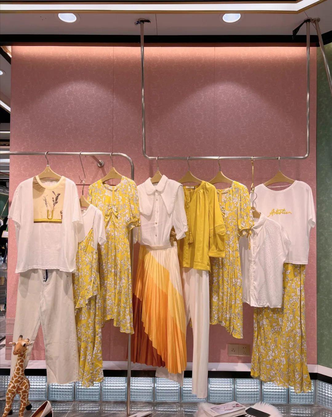 AITU.艾托澳夏季品牌折扣女装桑蚕丝连衣裙上衣裤裙穿搭