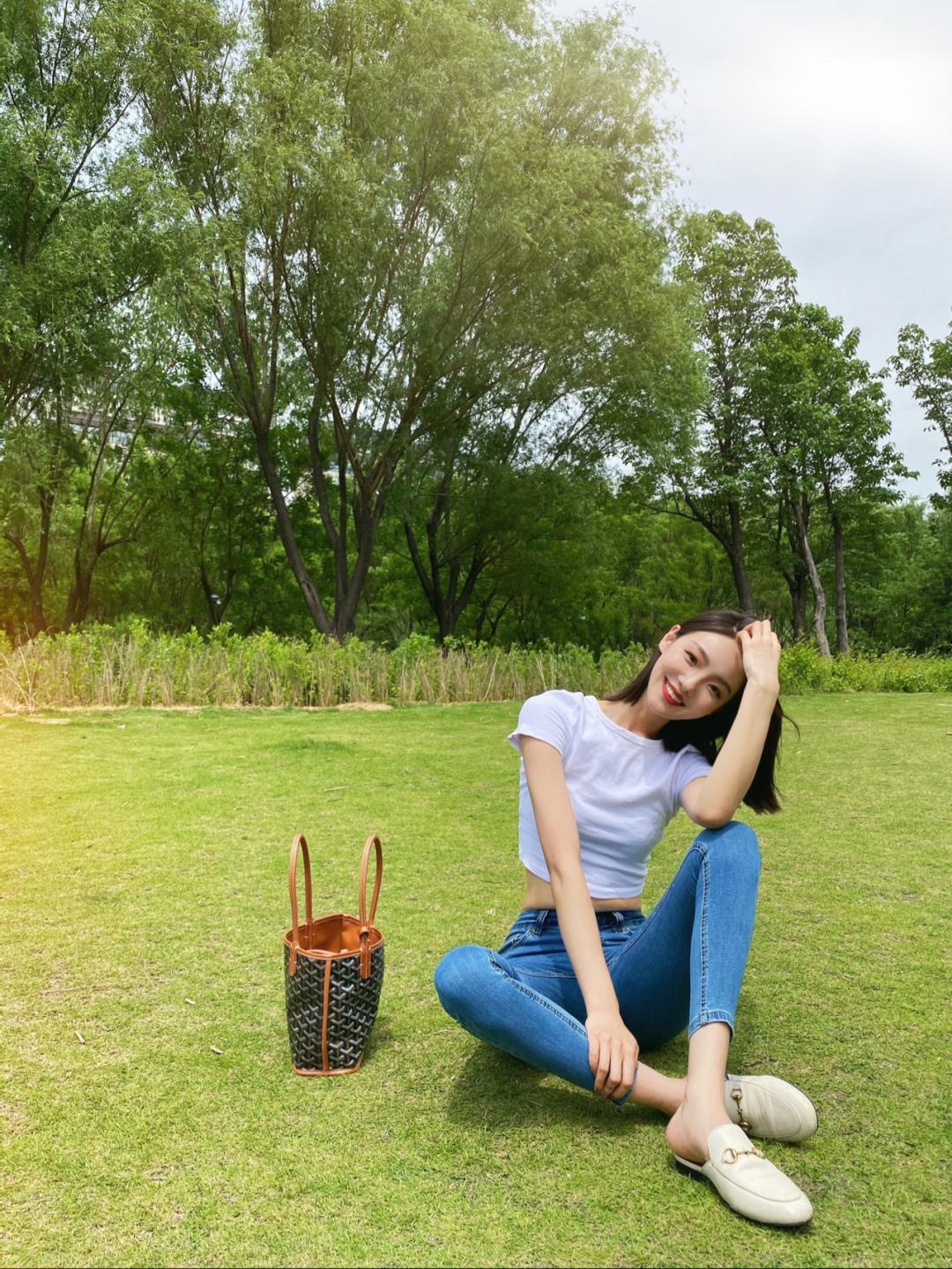 牛仔裤除了搭小白鞋还能搭什么鞋 (白色牛仔裤搭什么鞋子)