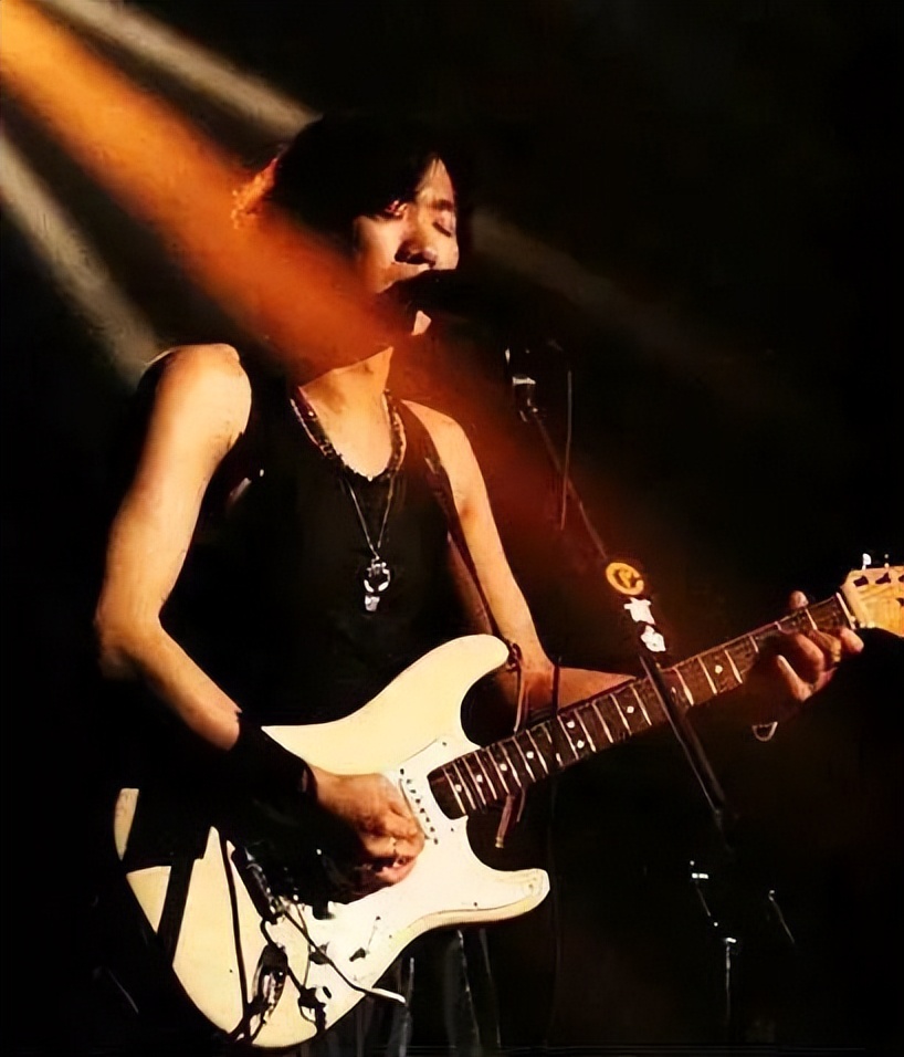 致敬许冠杰张国荣,许冠杰告别张国荣完整版