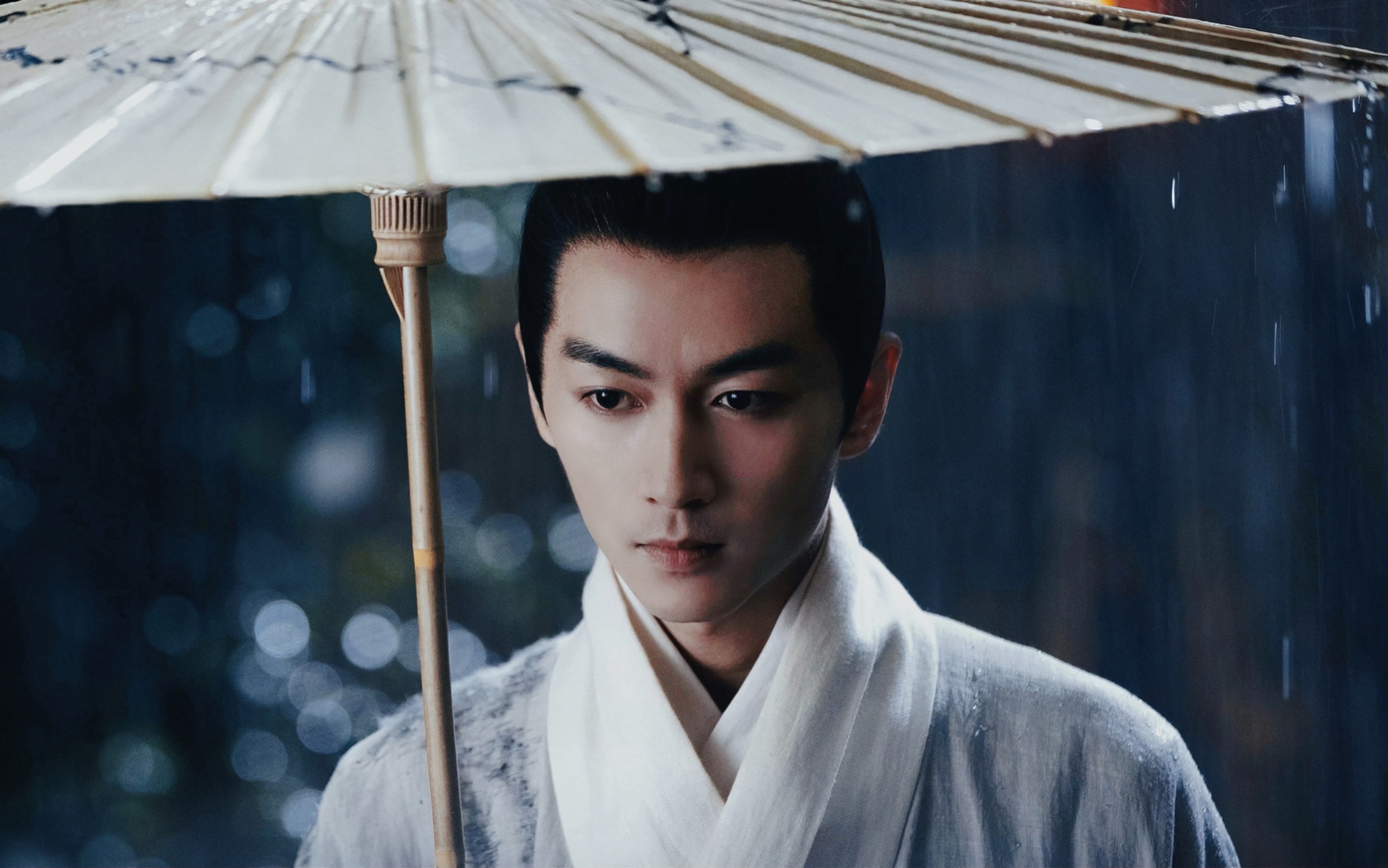 明明很帅自己却觉得很丑,明明很帅却打扮很丑