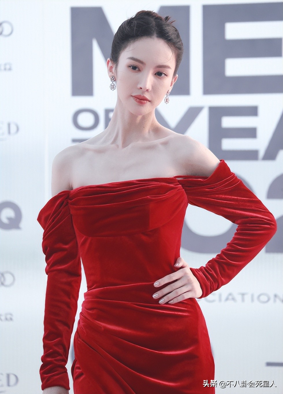 前摄镜头拍人脸为什么变丑,镜头前凹身材