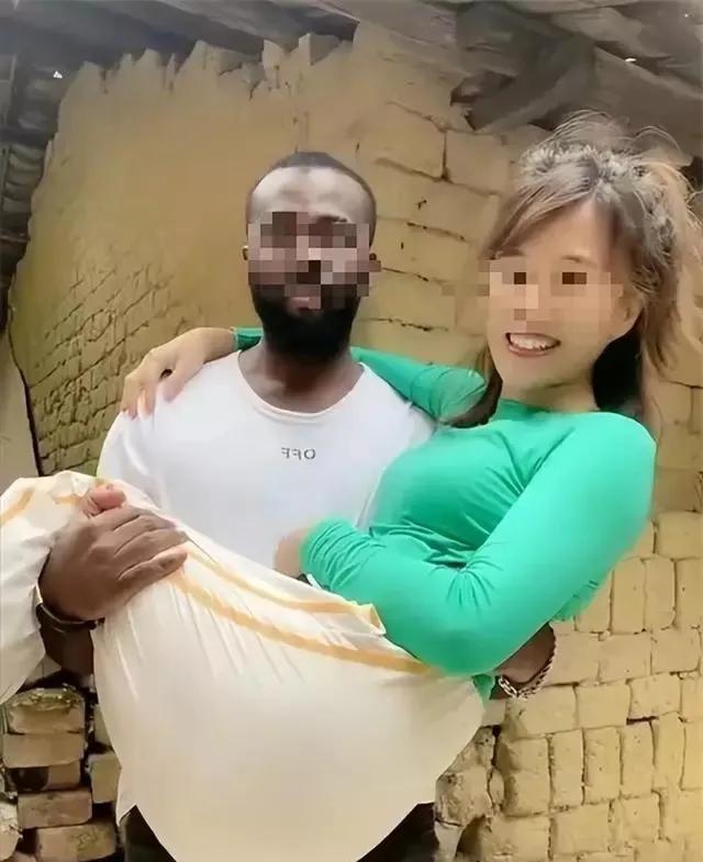 广东黑人一巴掌扇倒中国女友，旁边大爷看懵，随后两人和好如初